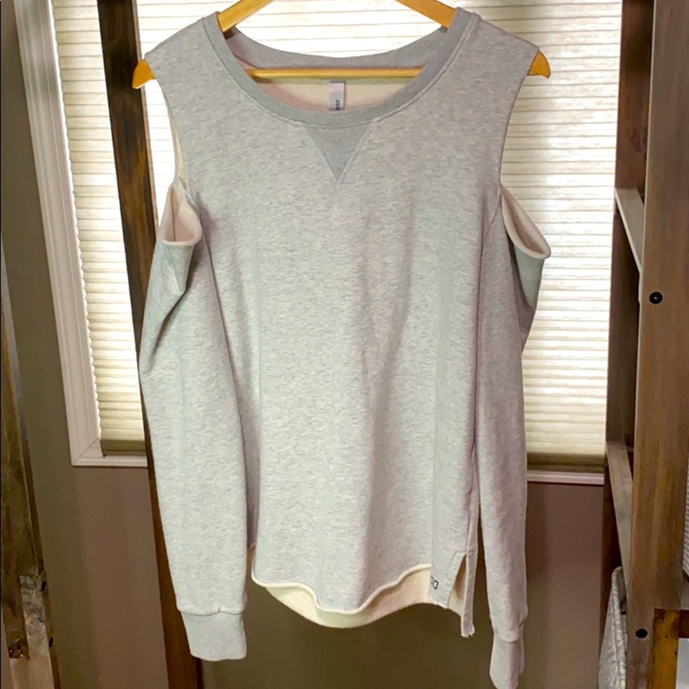 Lorna Jane Shoulder cut out sweatshirt
